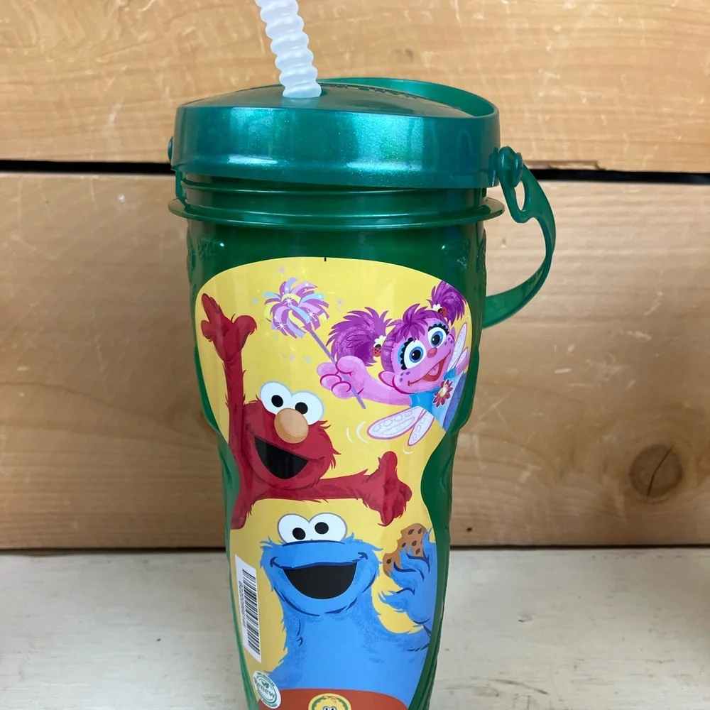 Assorted Lot of 9 Theme Park & Zoo Kids Sipper Cups - Multi-Color Collectable